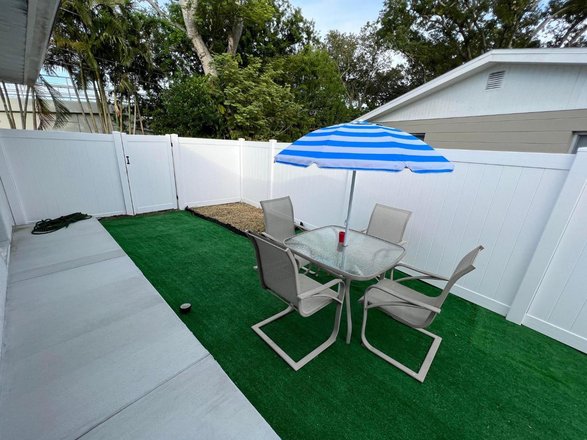 Cozy Private Studio W/Own Yard - 3Mi From Beach Seminole Dış mekan fotoğraf